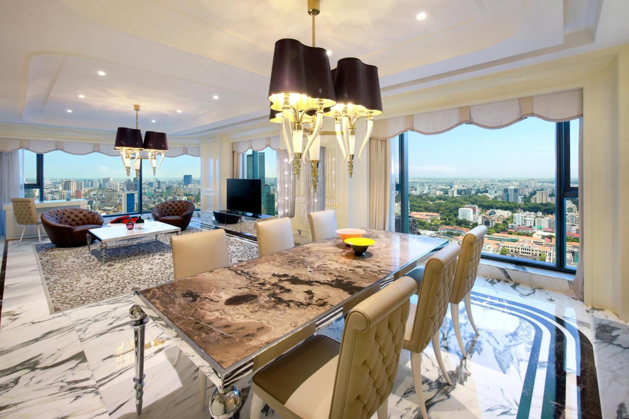 Designer Suite Two-way Airport Transfer Executive Lounge Access,1695329027:JPEG